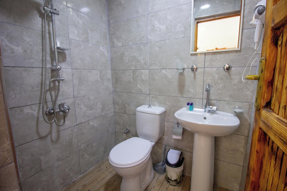 GÜL PENSİON