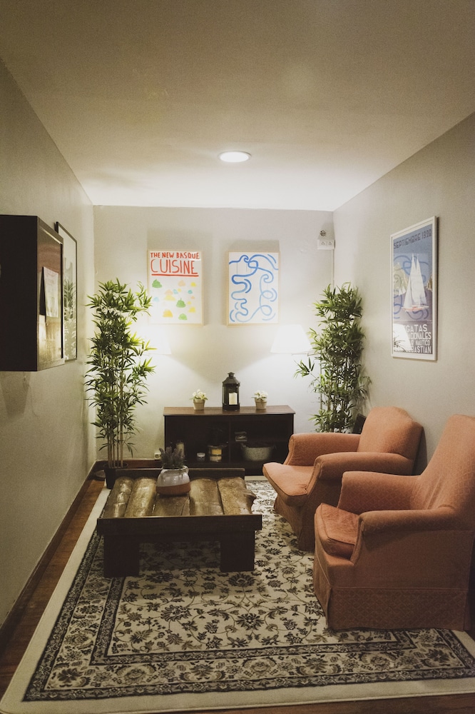 San Sebastian Vacations - Urban House Hostel - Property Image 18