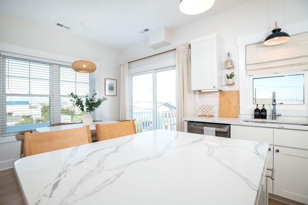 Salty Dalty & Three Buoys 3 Bedroom Townhouse