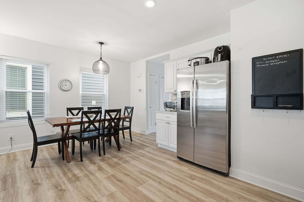 Sea Bright Gem Steps To Beach + Parking 4 Bedroom Home