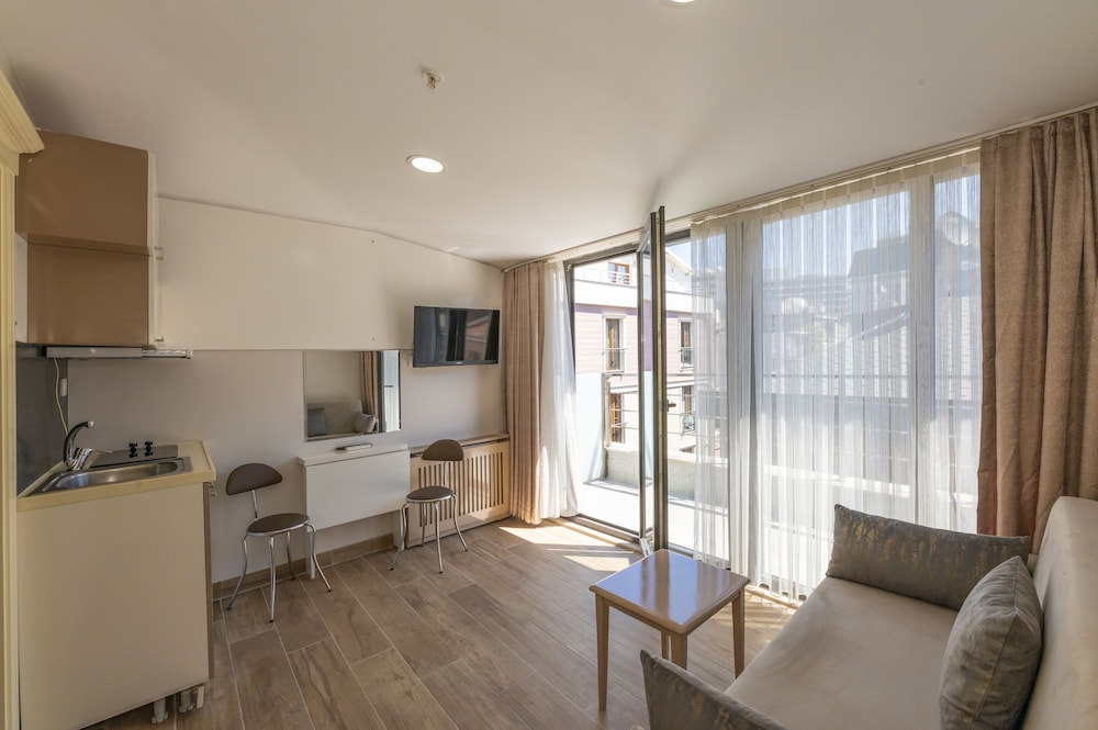 Taksim Peri Suit - Image 74
