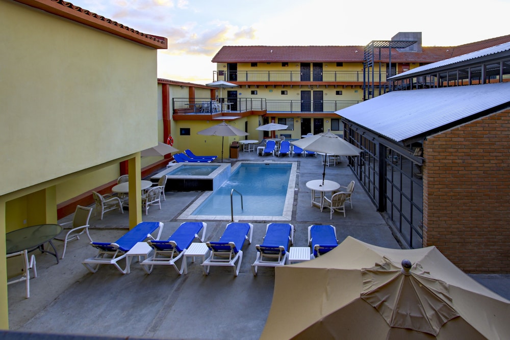 Ensenada Vacations - Hotel La Pinta - Property Image 14