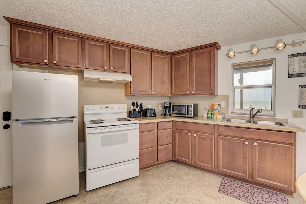 Anna Maria Island Beach Happy-direct Beach Front-1br-1br