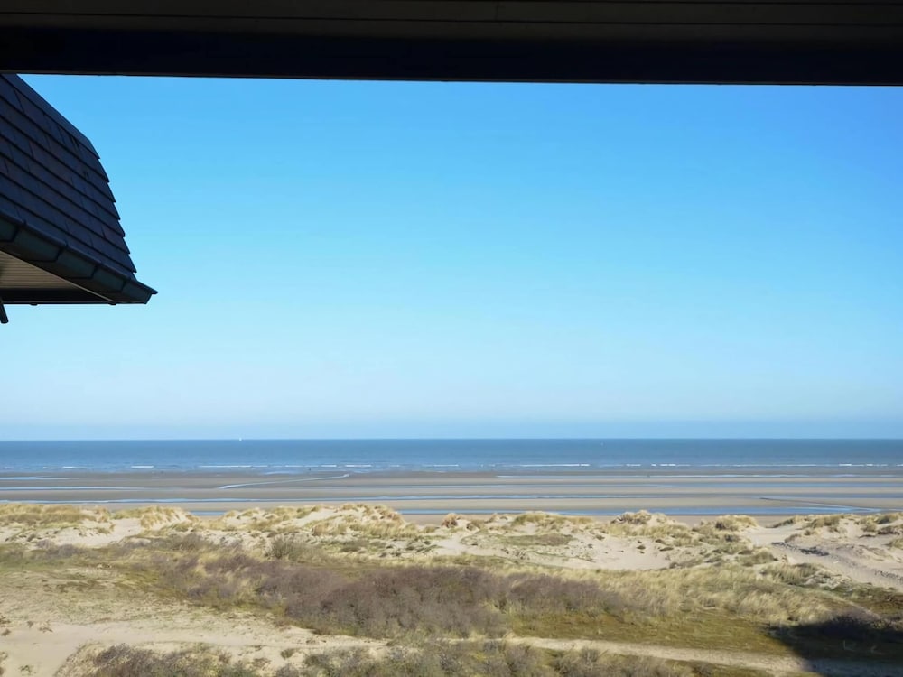 Apartment in Oostduinkerke With Sea View