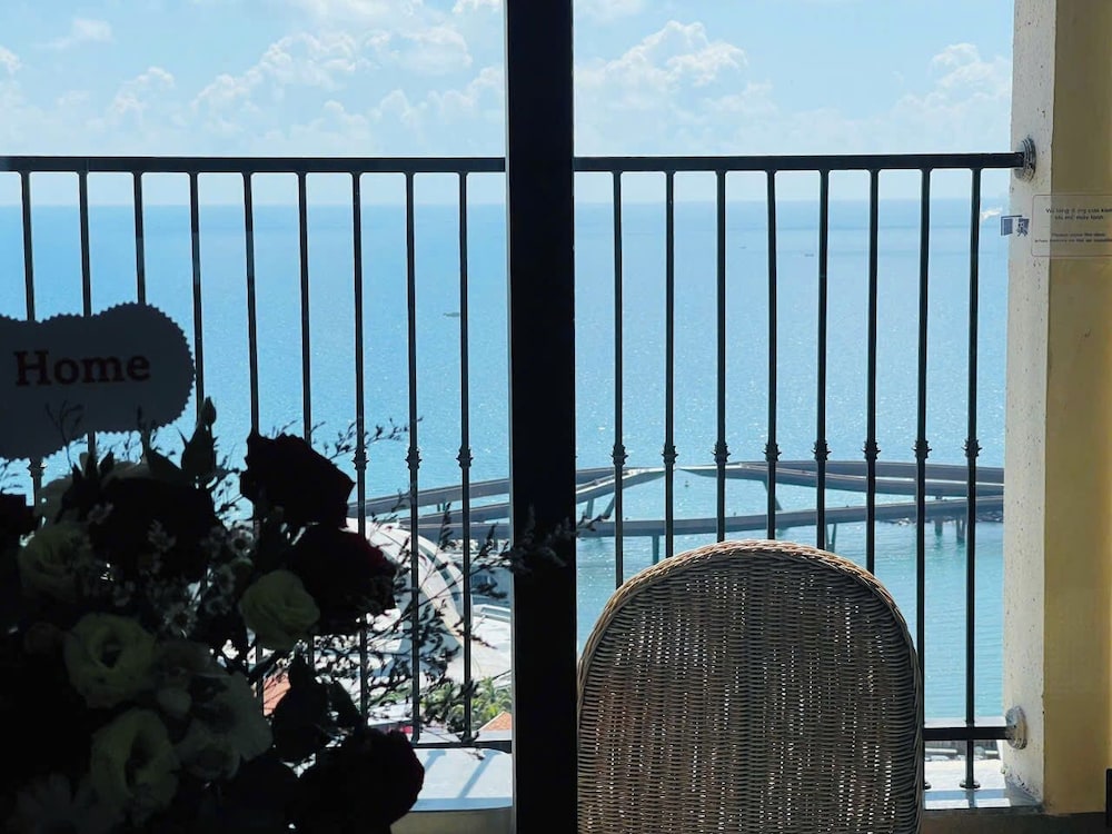 SenSea Hillside APT - Sunset Town PQ