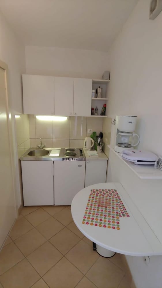 Cvita - 150 m From Pebble Beach - SA1 view 4
