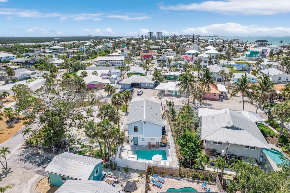 197 Beach Daze: 3br Pool Home, W/ Deeded Beach Access! 3 Bedroom Home