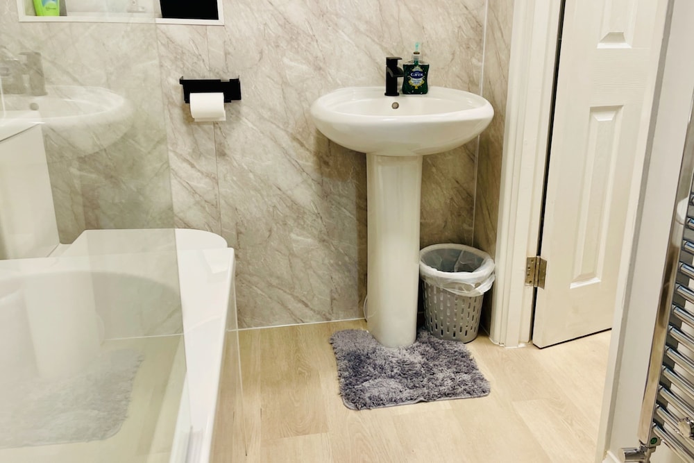 Ford House Retreat - 3 Bedroom Apartment