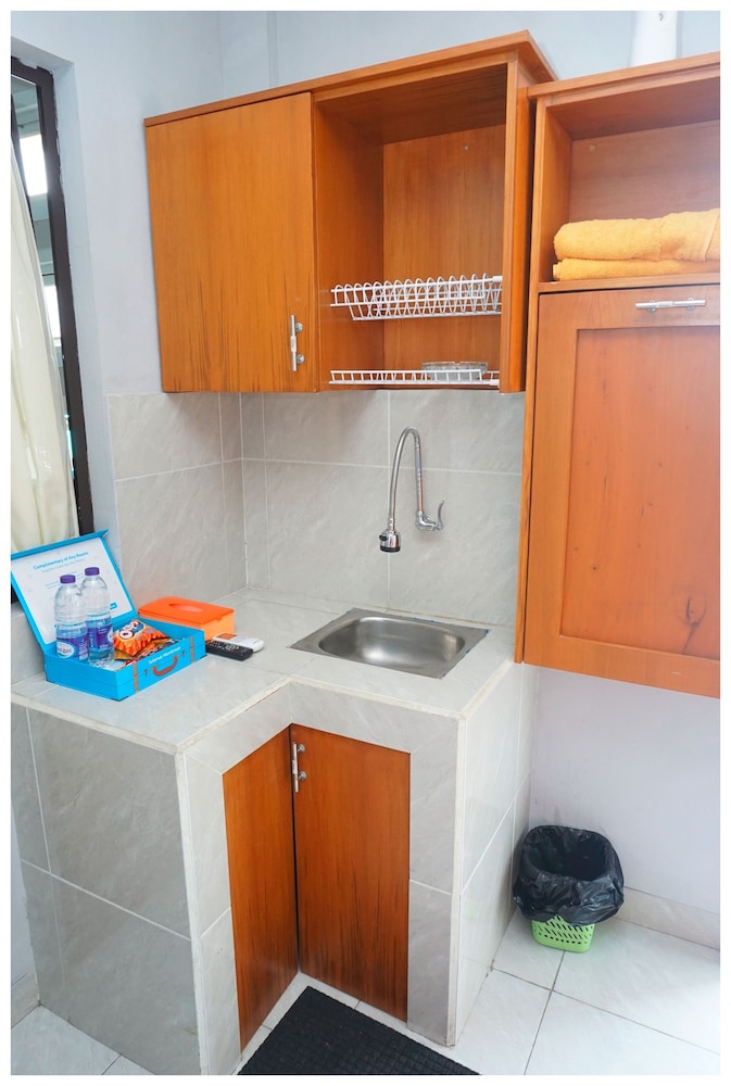 Budi House & Food Station