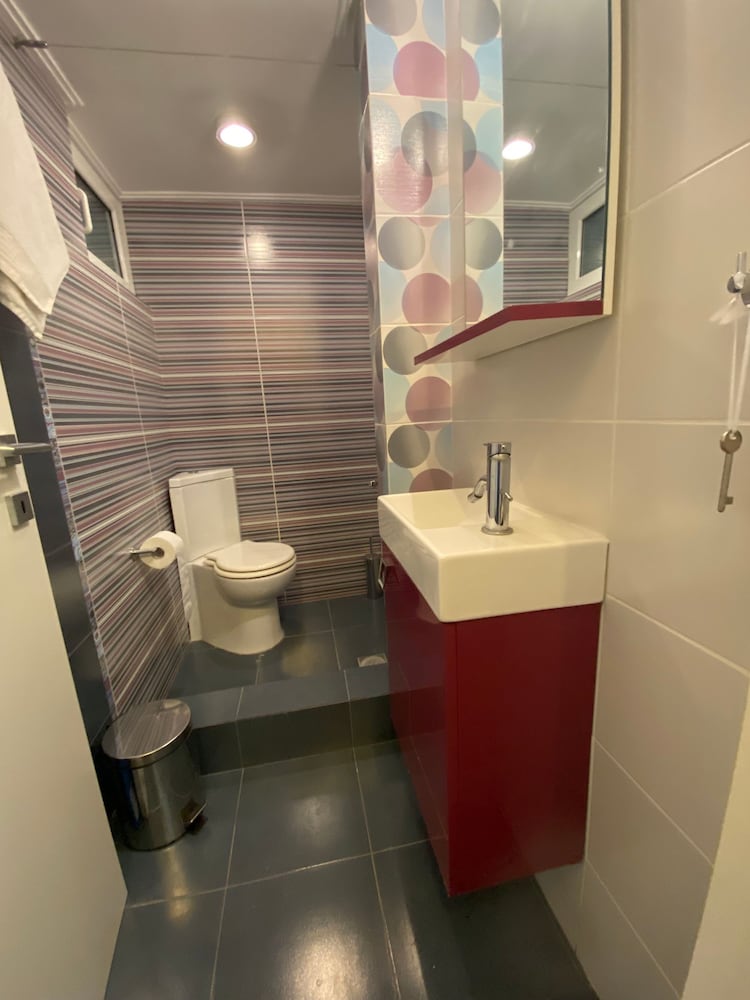 Spacious Glyfada Golf 4BR -near Beach Shops