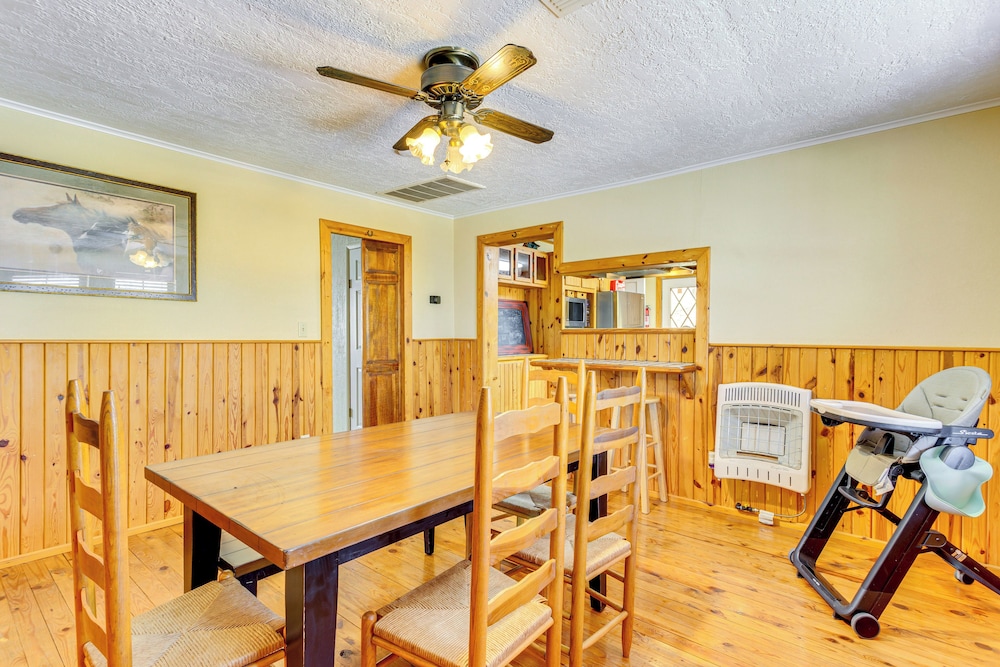 Hike, Fish & Explore: Family Cabin in Sulphur!