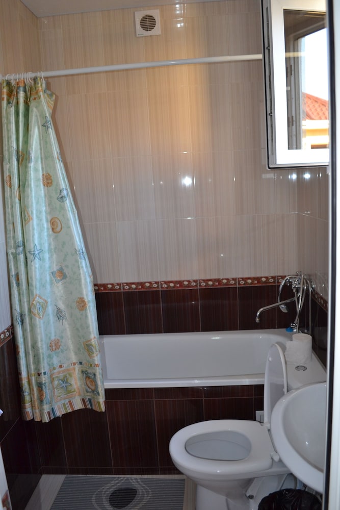 Alisa Guest House