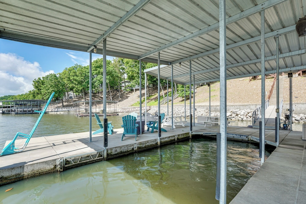 Boat Dock & Slip Access: Lake of the Ozarks Gem