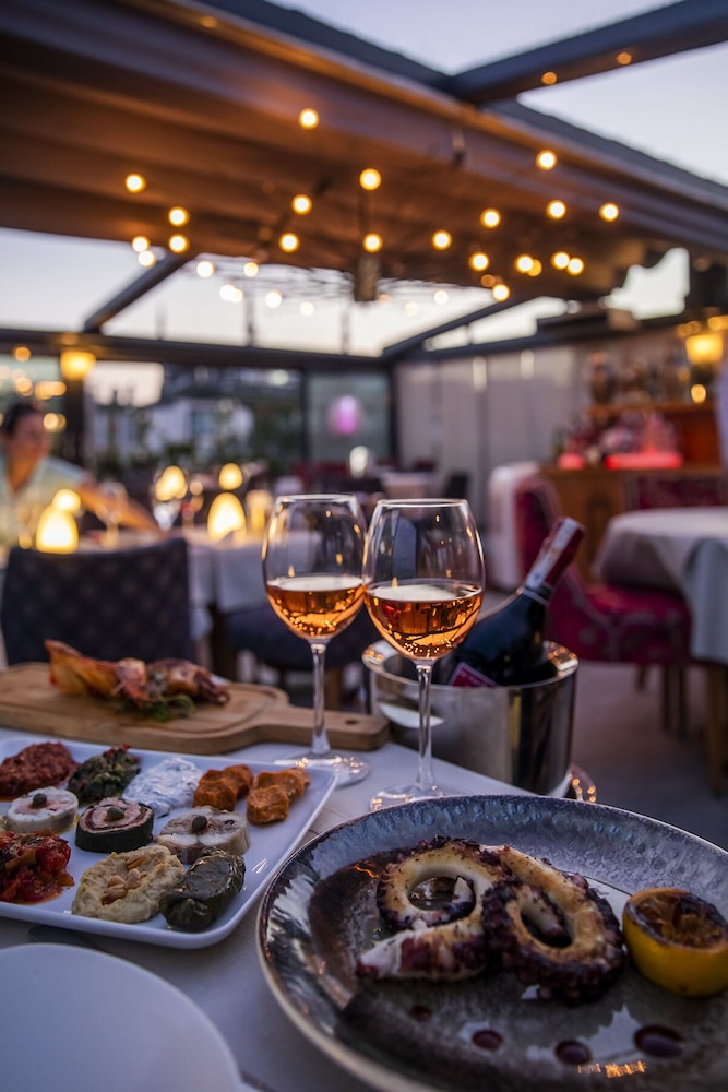 Tria Oteli - Özel Sınıf - Image 42