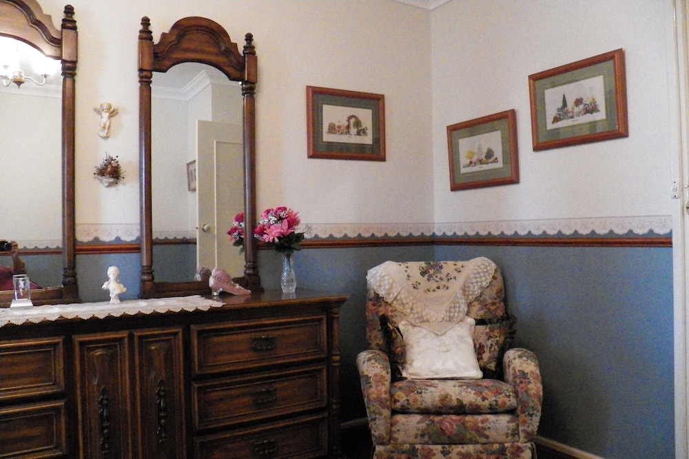 The Spanish Guesthouse, Private Rooms