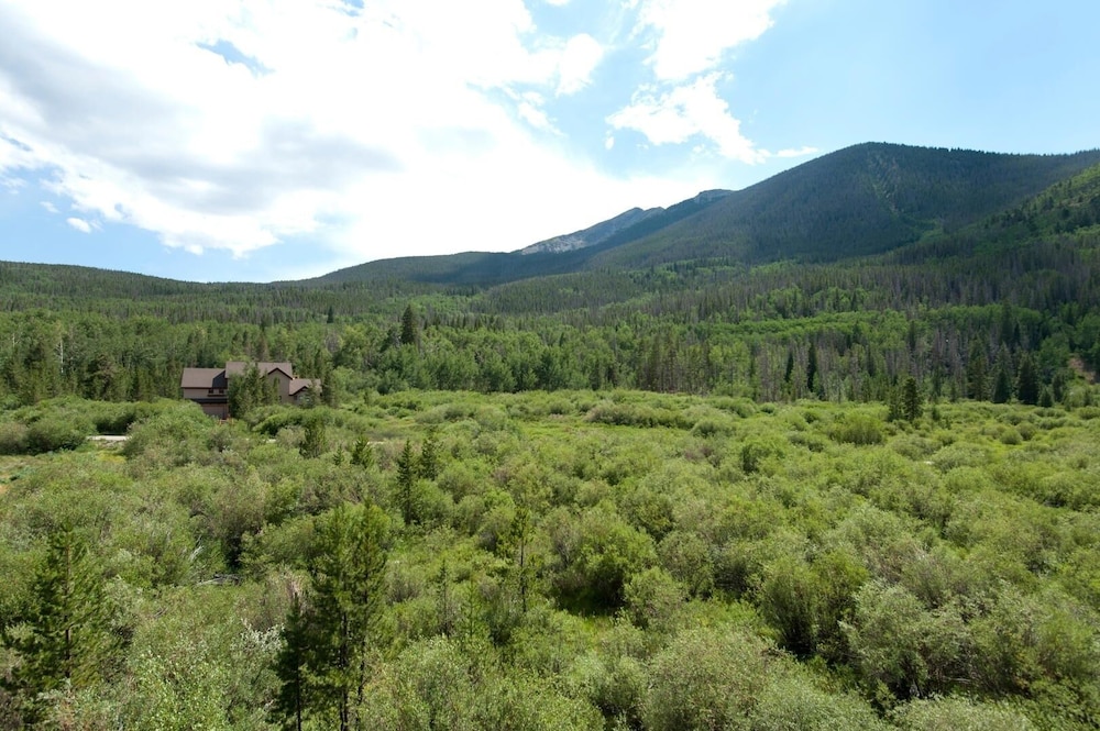 Mountainside 316g 2 Bedroom Condo by RedAwning