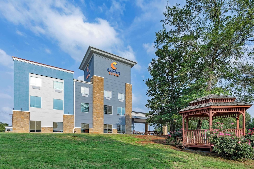 Palestine Vacations - Comfort Suites - Property Image 1