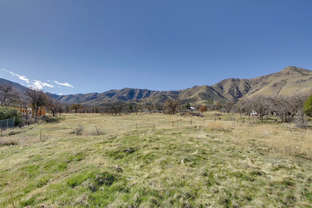 6 Mi to Lake Isabella: Mountain Mesa Getaway