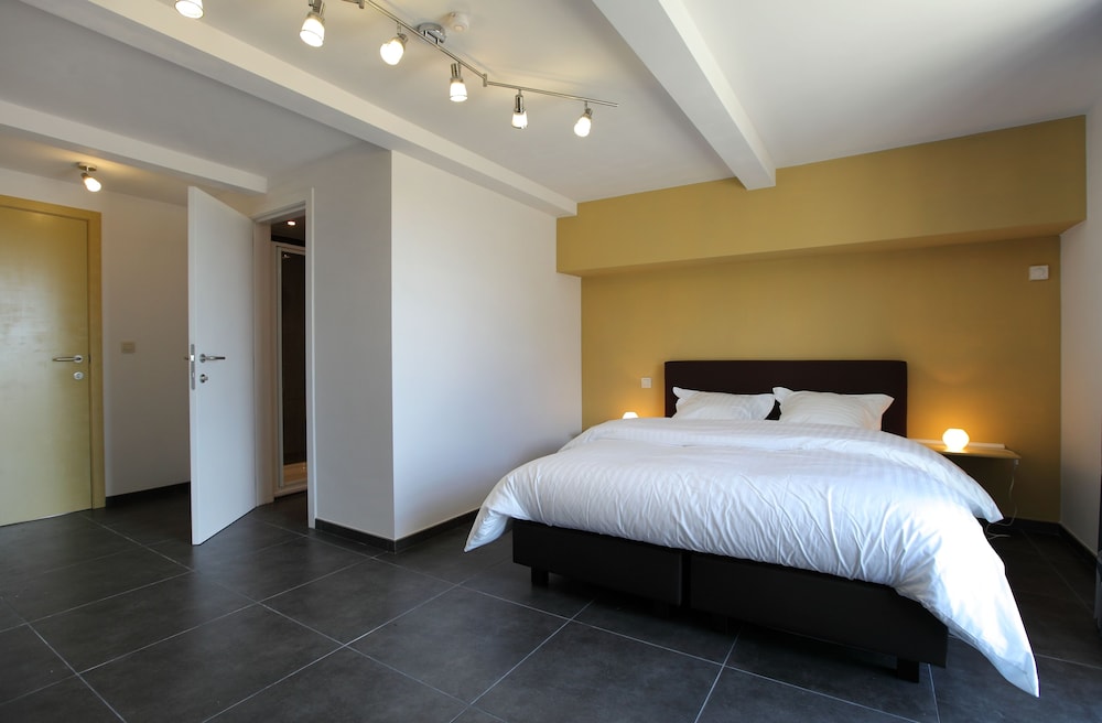 B&B Back2Front