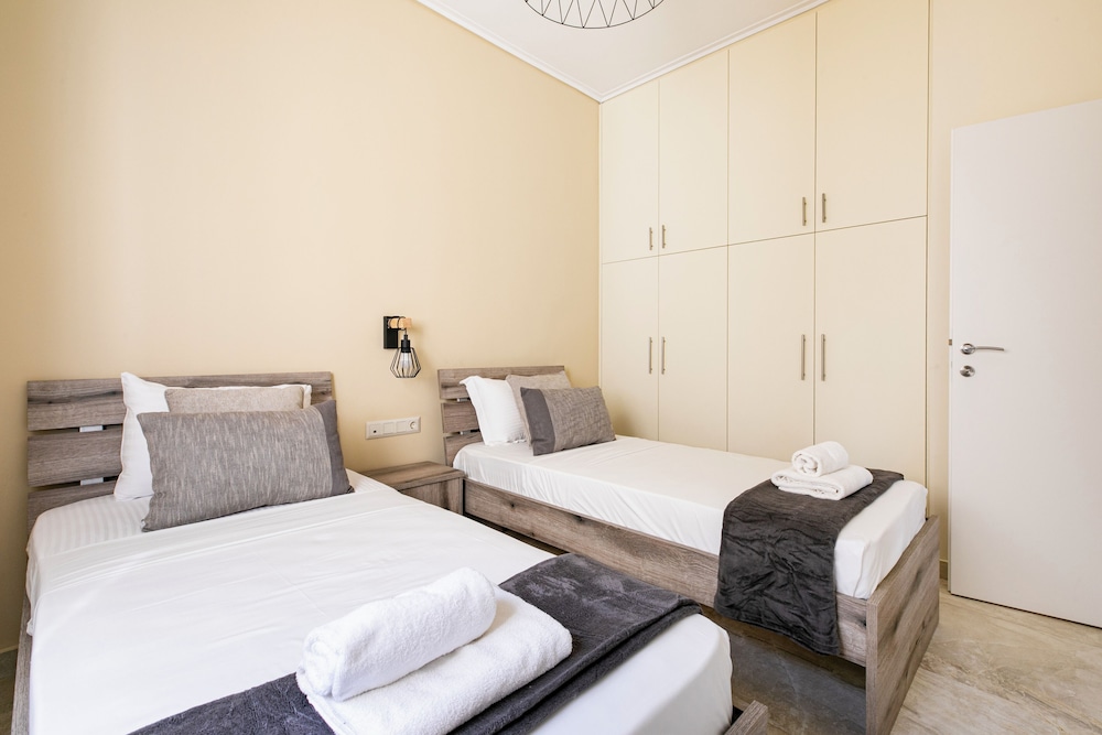 Kallisti 2BR Apt & Balcony in Nea Smyrni