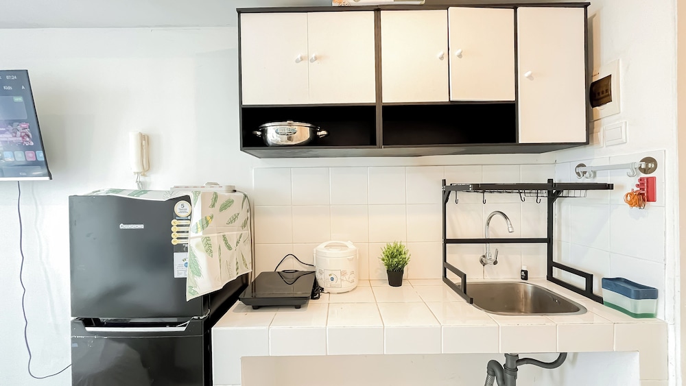 Modern Basic Studio At Tokyo Riverside Pik 2 Apartment