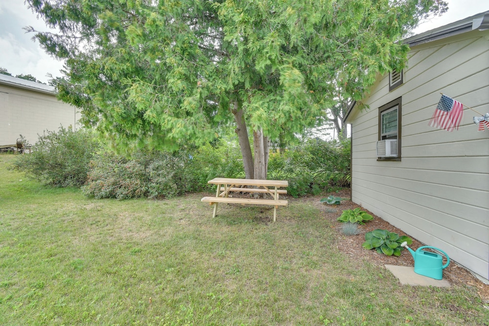 Steps to Water: Houghton Lake Cottage!