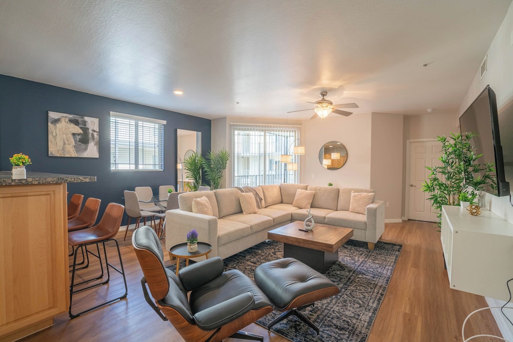 ROVE LIVING/KL - The Fredrick Tempe
