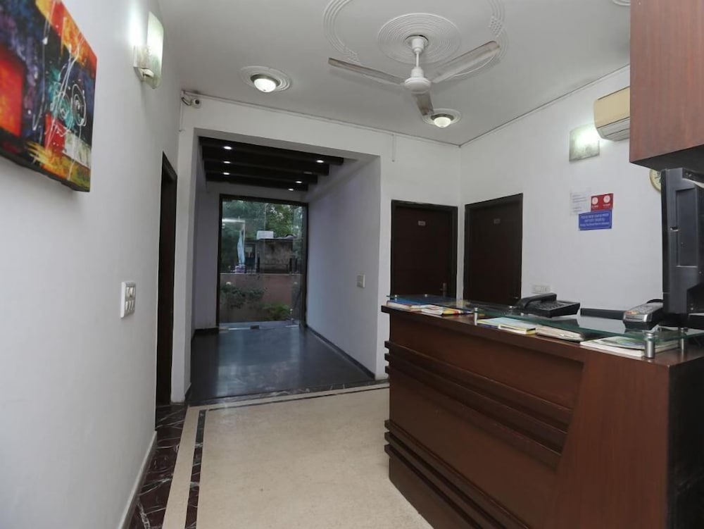 Lobby & Reception