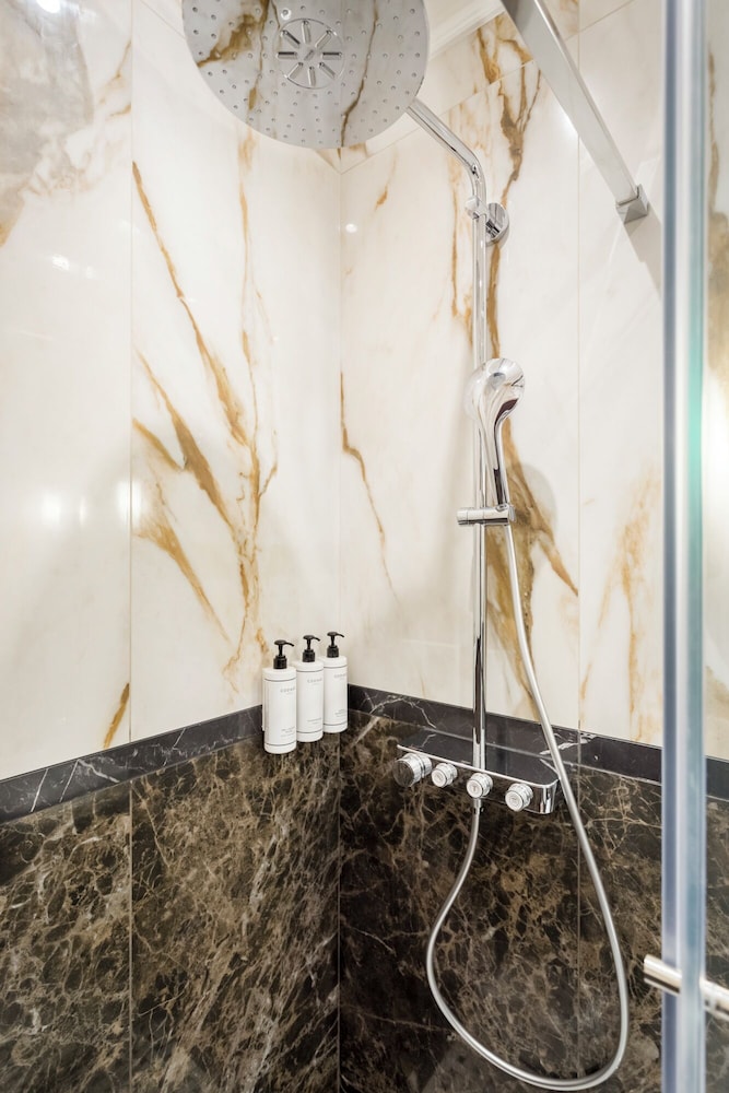Merveil Signature Suite - Alfred