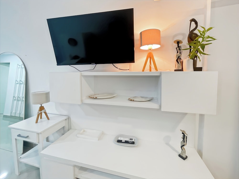 Ayres Suites Moreno