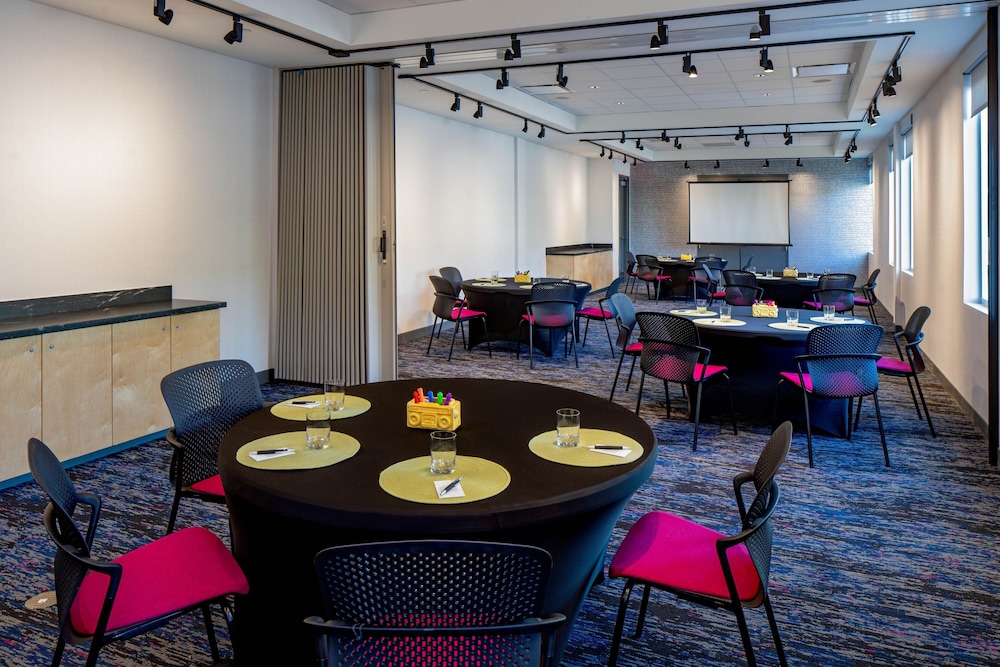San Jose Vacations - Aloft Santa Clara - Property Image 1