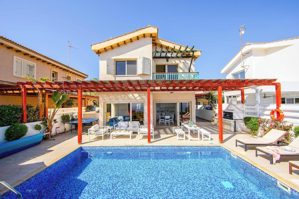 Protaras Artisan Seafront Villa 6
