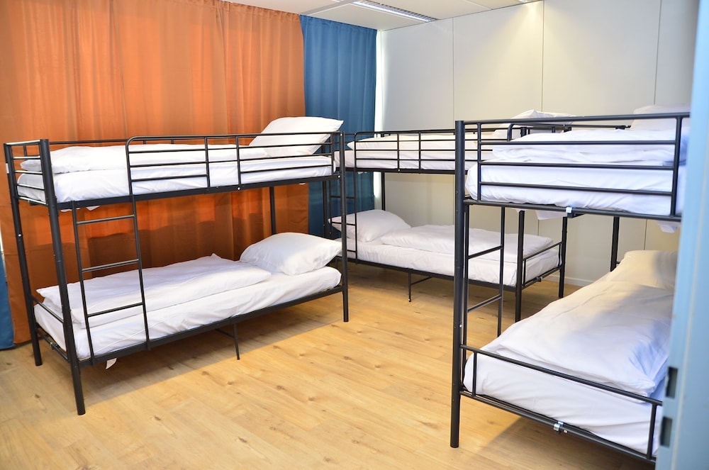 XENON HOSTELS UG