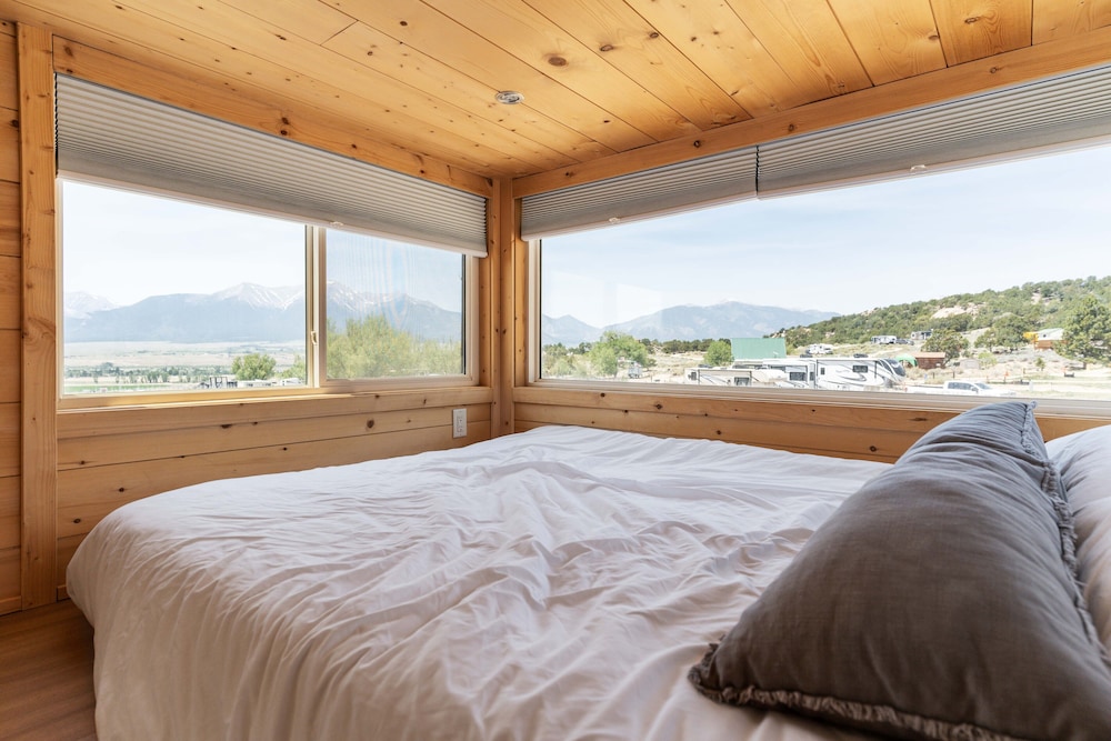 BV Overlook Camp & Lodging view 2