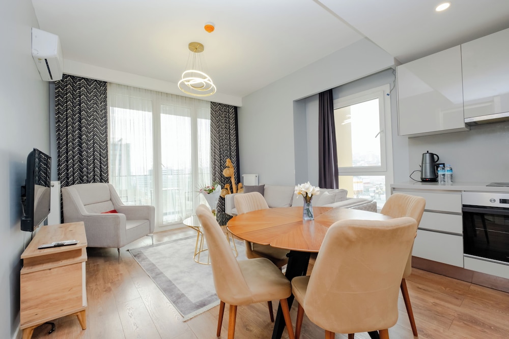 lUX Residence on High Floor 03