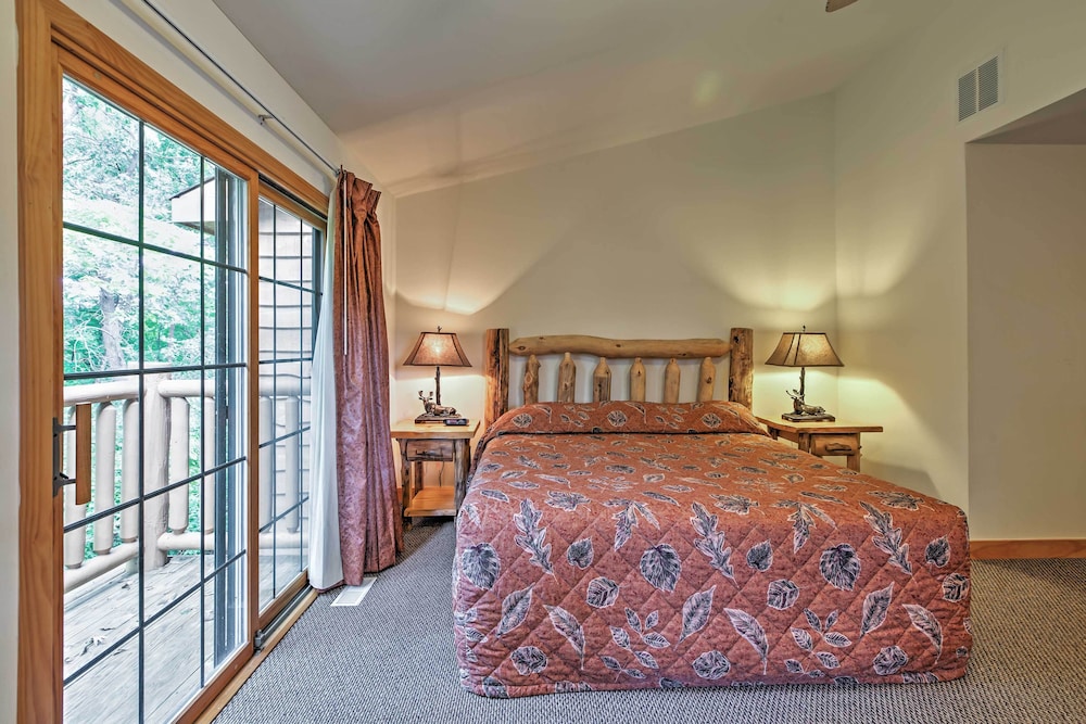 Cozy Townhome, Half Mi to Starved Rock State Park! view 4