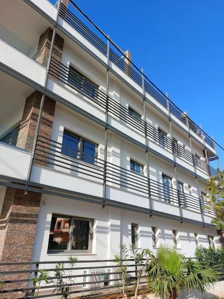 Finikas Suites & Apartments by Airstay
