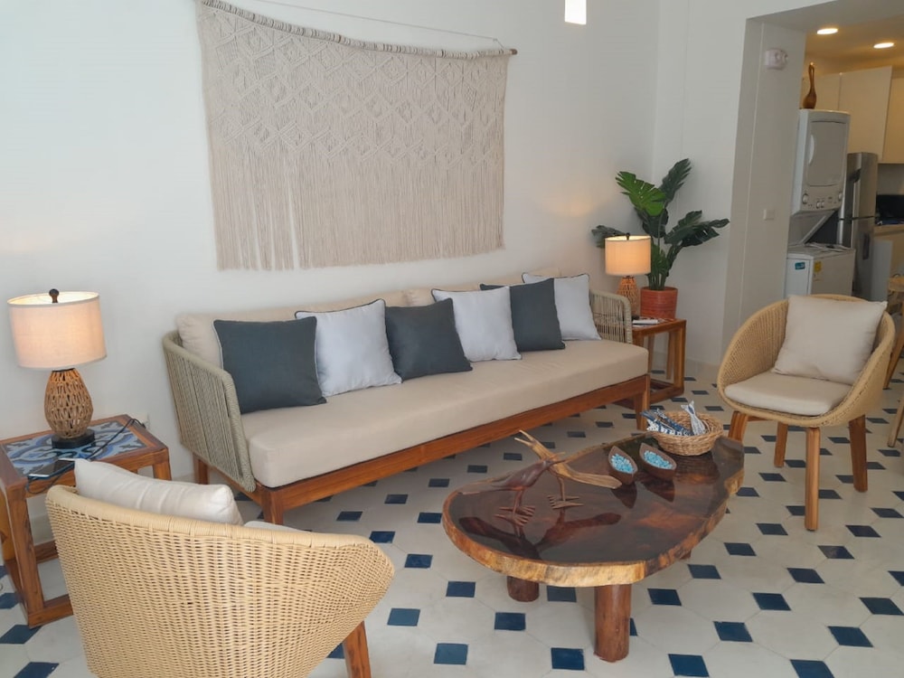 5CT-L CASA COLONIAL EN GETSEMANI