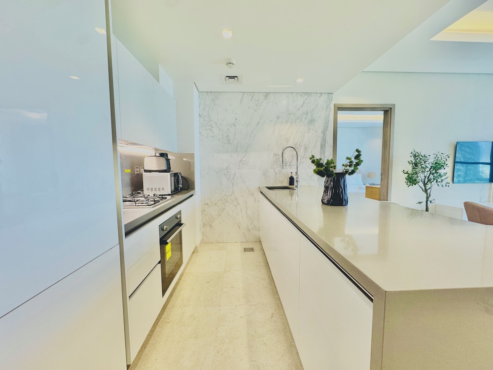 Venduras Chic 1BR Burj Views Sterling