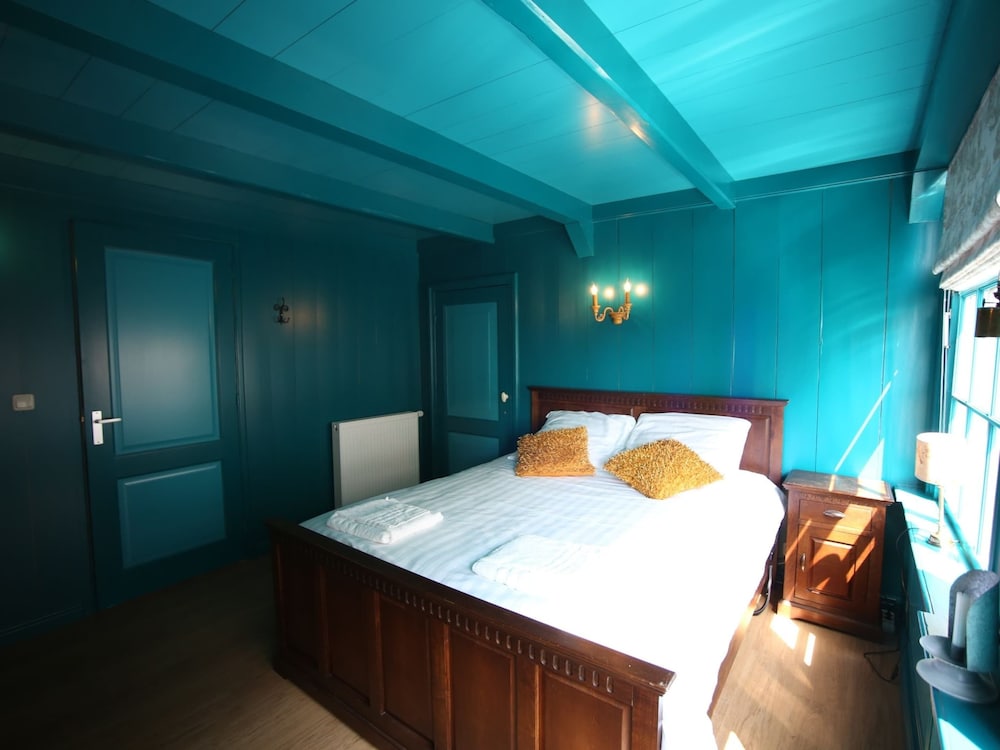 Luxury VOC Stay w/ Views view 2