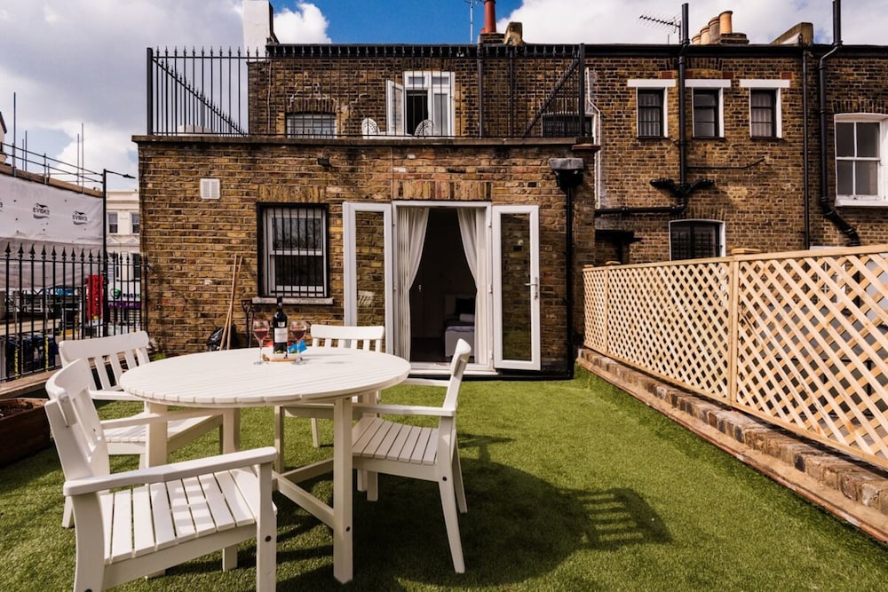 outdoor bbq area