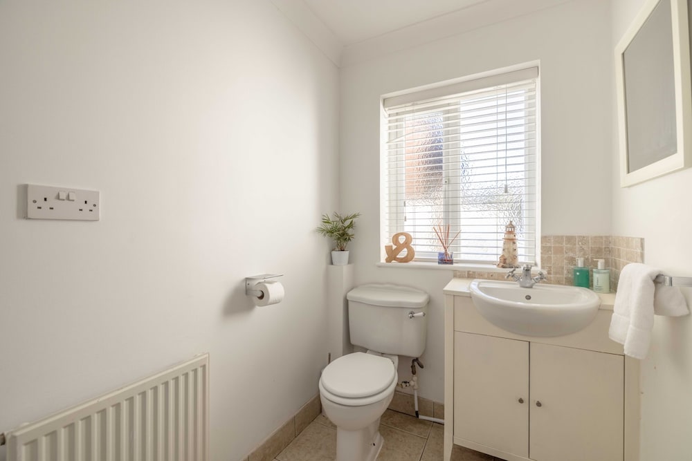 Spacious 6 Bedroom House in Maidenhead/ Windsor
