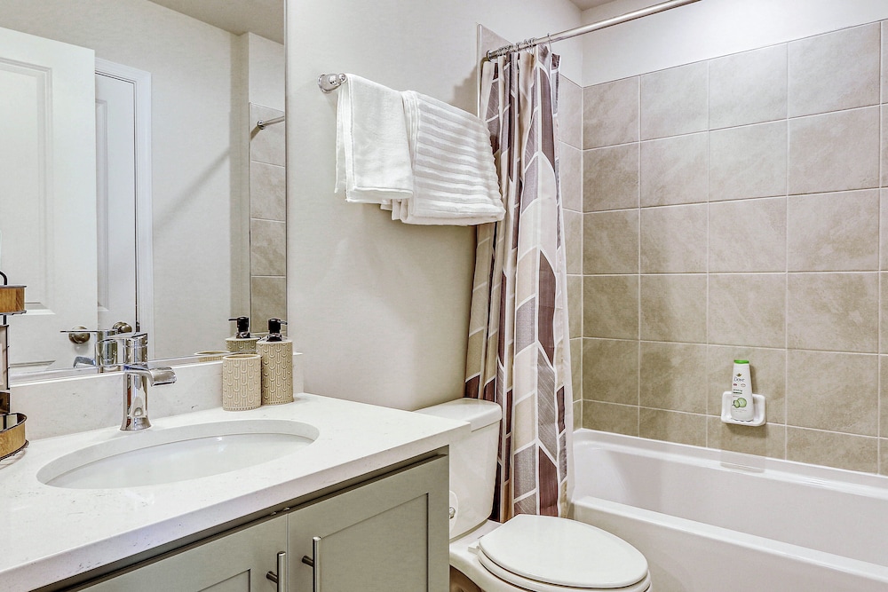 2 Mi to Dtwn Frederick: Updated Townhome