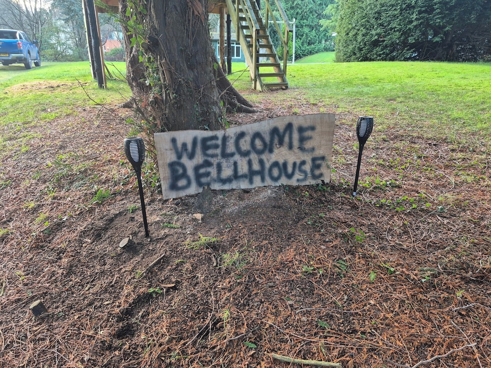 Hawick - House - Sleeps 9 - Hot Tub