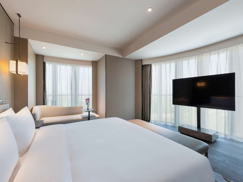 Grand Mercure Shanghai Lingang 8