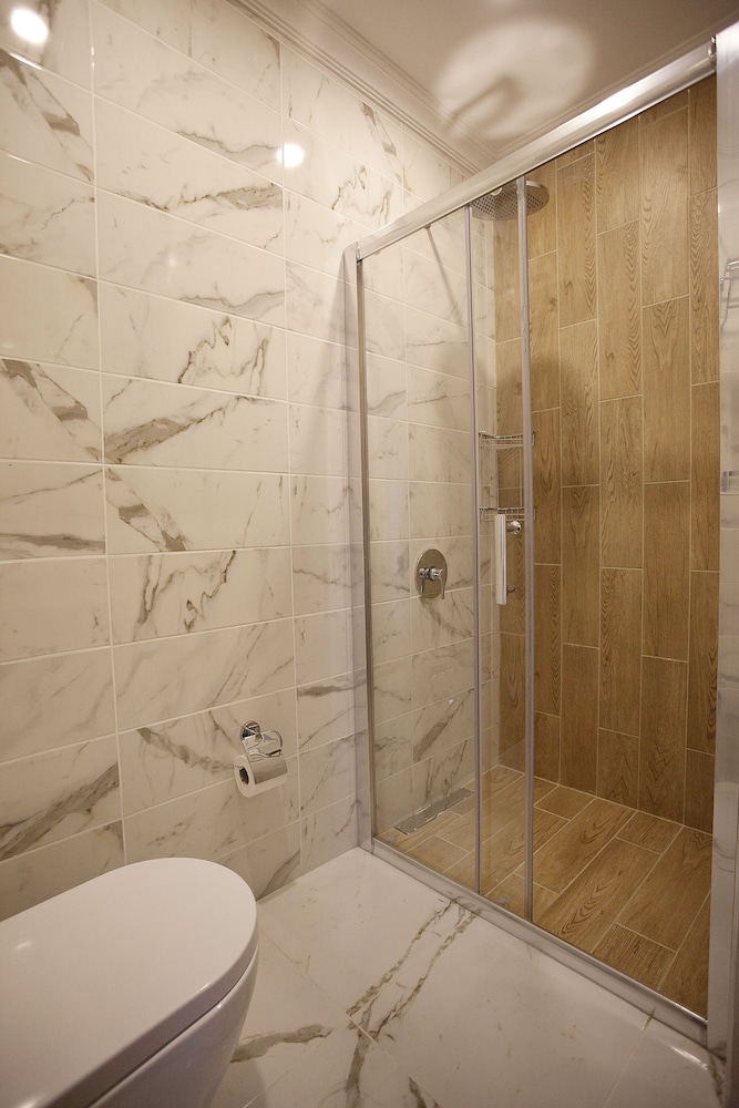 Pera Line Otel - Image 45