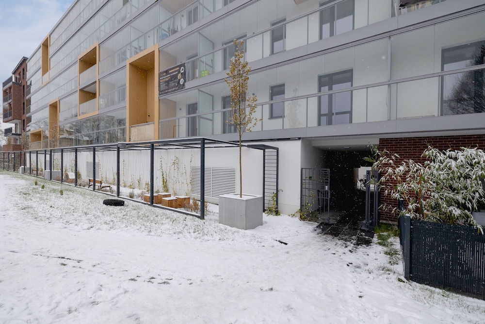 Cozy Studio in Kraków by Renters view 4