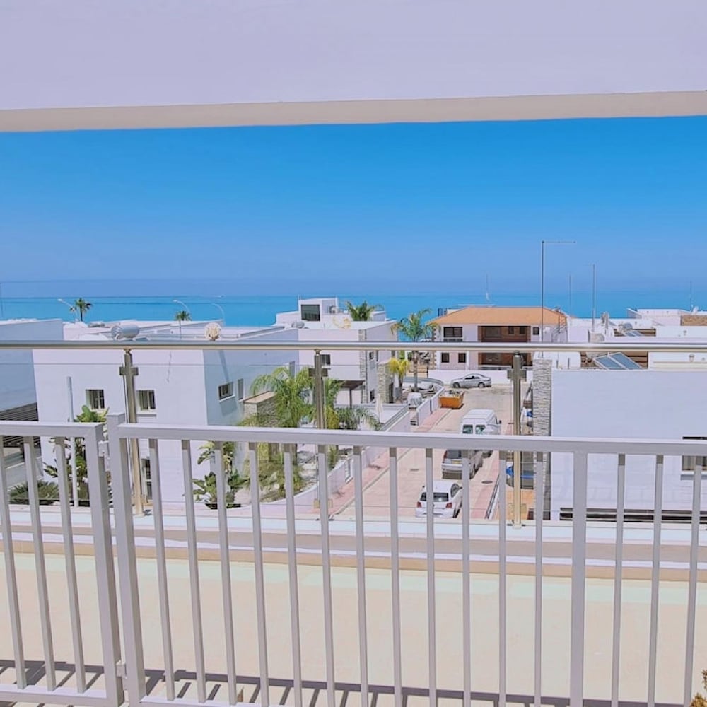 40 PRO 1 - Sunrise Beach Apt 1