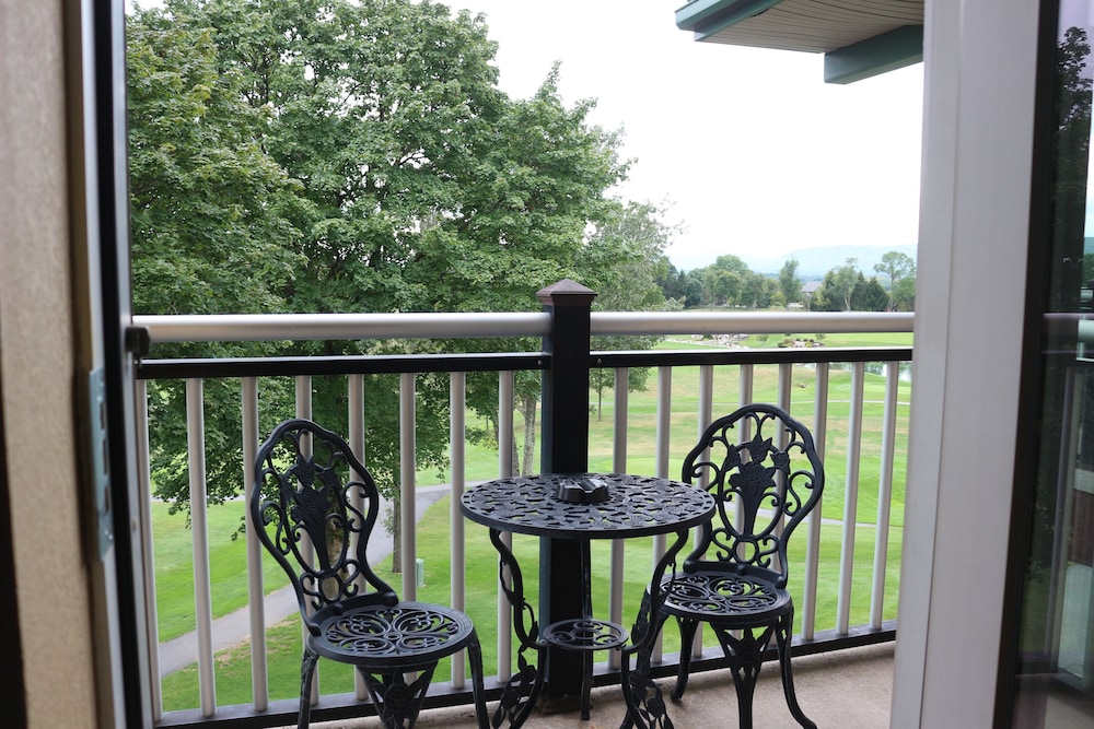 The Lodge at Woodstone Country Club