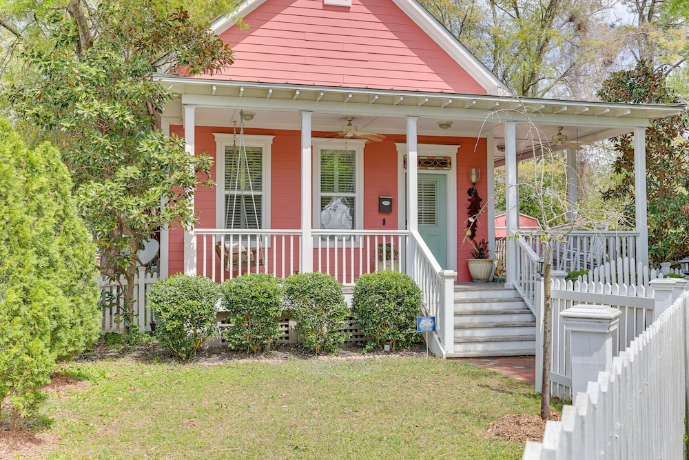 Charming Wilmington Cottage - Walk to Downtown! view 3